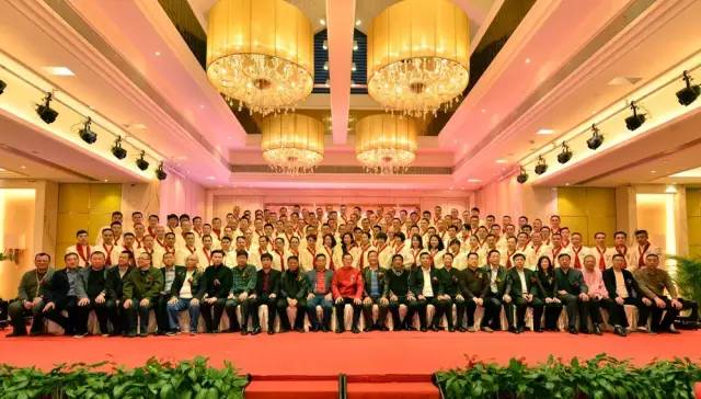 师徒互勉，仁义共进——利永周大师授徒仪式暨利永周弟子会成立晚宴隆重举行