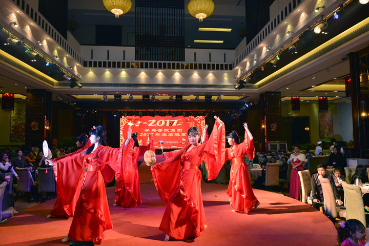 PG电子游戏官方网站餐饮集团2017年会暨春茗晚宴圆满举行