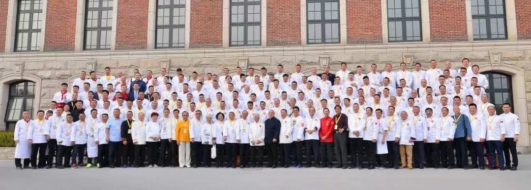 首届中国烹饪艺术师门大会圆满成功，利永周师门荣膺“中国烹饪艺术百佳师门”称号